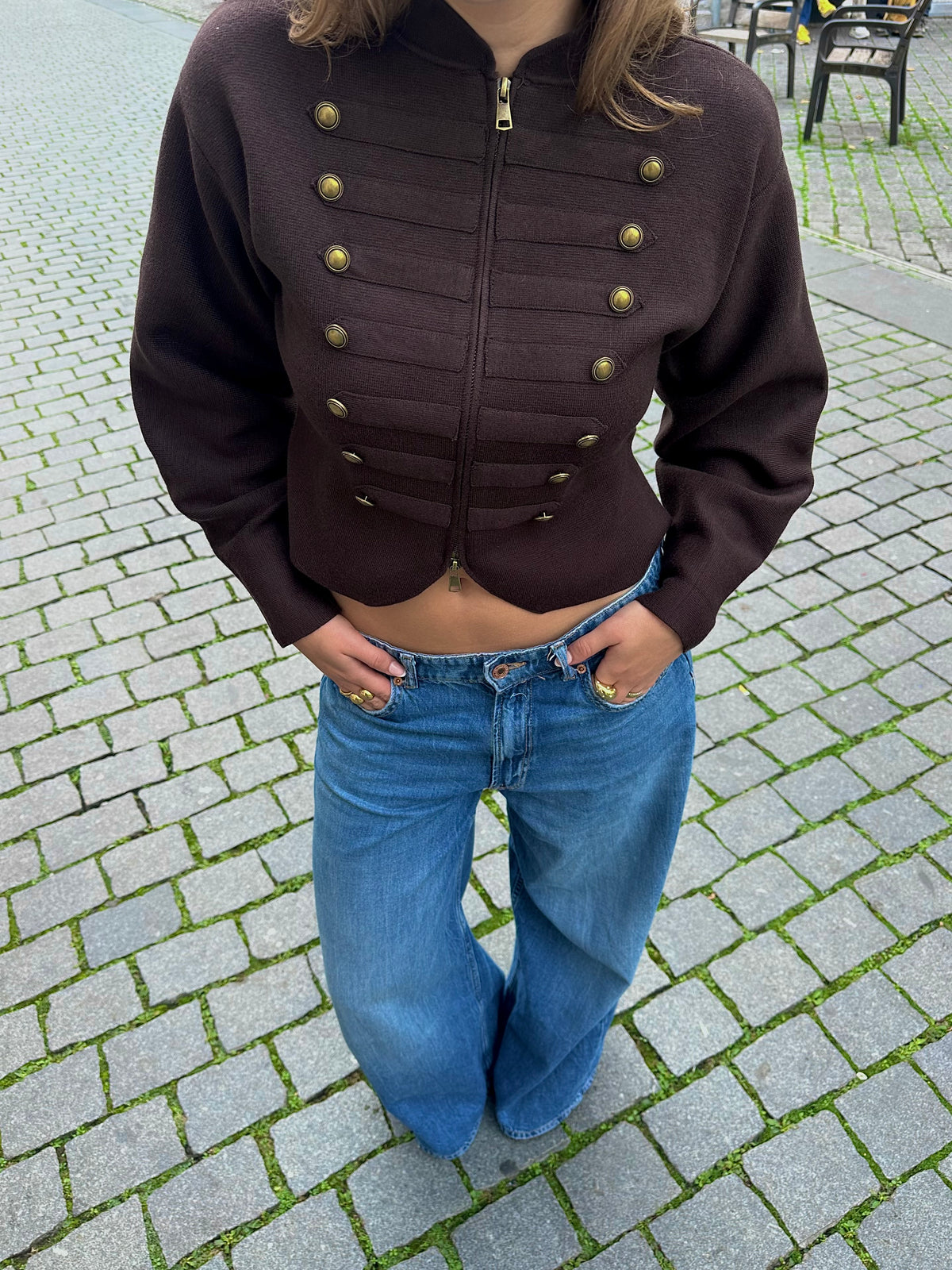Louvre vest
